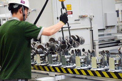 國(guó)產(chǎn)化新篇章 奇瑞捷豹路虎發(fā)動(dòng)機(jī)工廠盛大開(kāi)業(yè)，2.0T動(dòng)力總成本地化裝配啟航